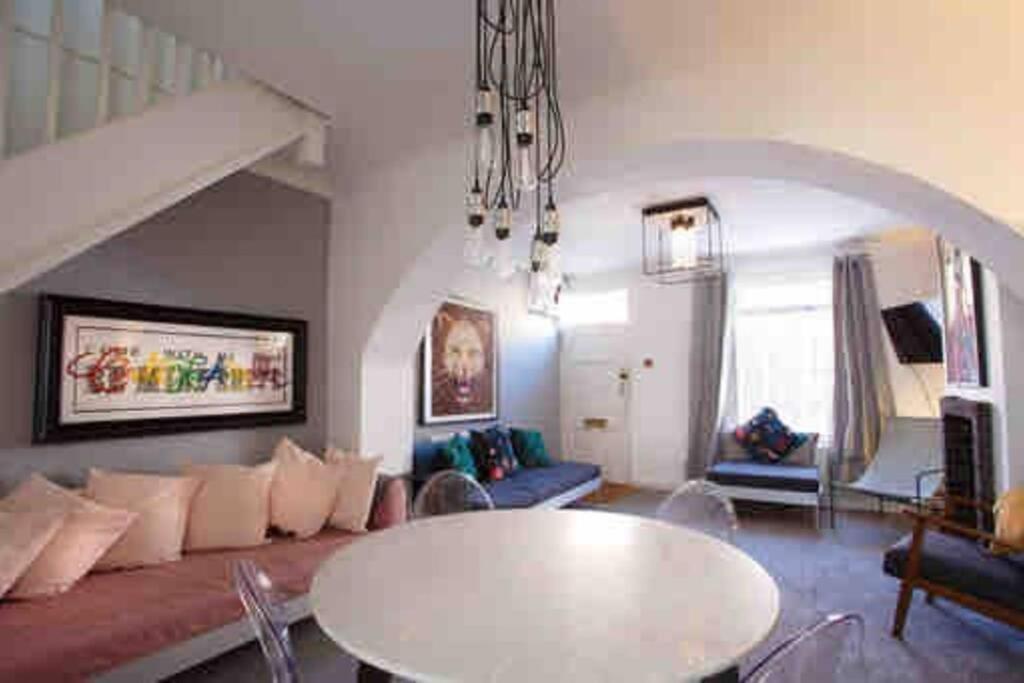 Chester/hoole Contemporary Home. Sleeps 6 +netflix