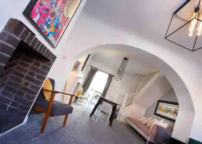 Chester/Hoole Contemporary Home. Sleeps 6 +Netflix