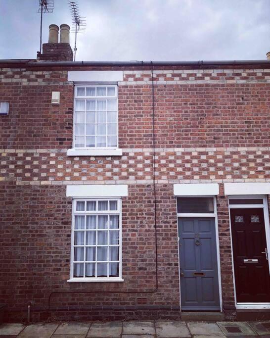 Chester/hoole Contemporary Home. Sleeps 6 +netflix * Chester