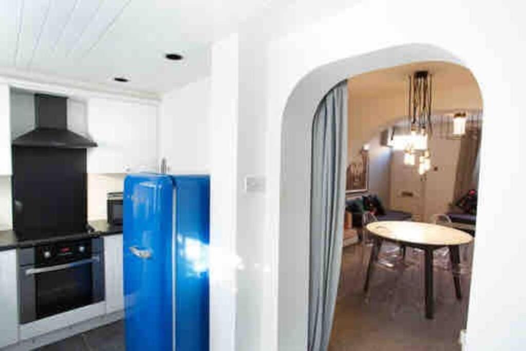 Chester/hoole Contemporary Home. Sleeps 6 +netflix Chester