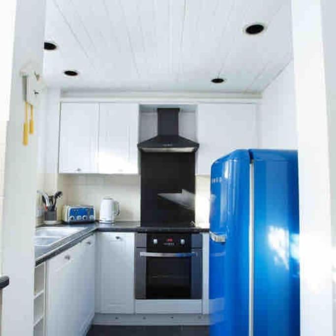 Chester/hoole Contemporary Home. Sleeps 6 +netflix Holiday home Chester